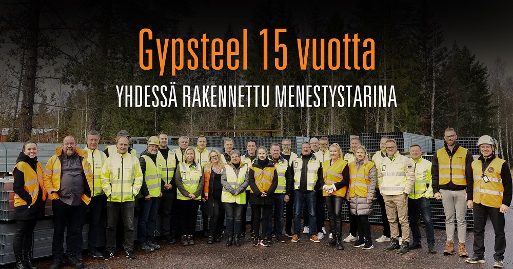 Gypsteel 15 vuotta järjestetty tiimipäivä ja ryhmäkuva sieltä